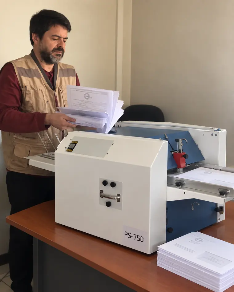 Carlos Sedille avec une machine PS-750 Aeromail
